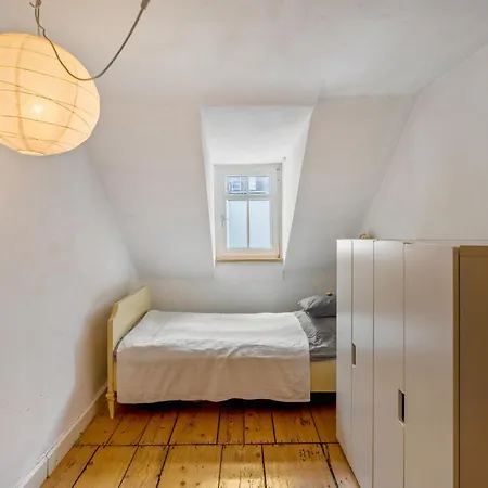 Large 60 M² With Garden Casa de Férias