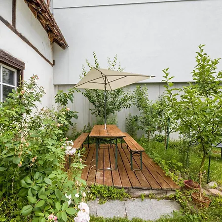 Large 60 M² With Garden Casa de Férias *